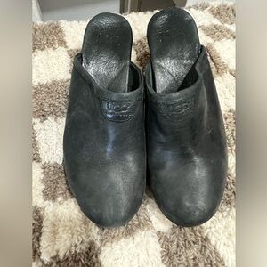 Ugg Women’s clogs